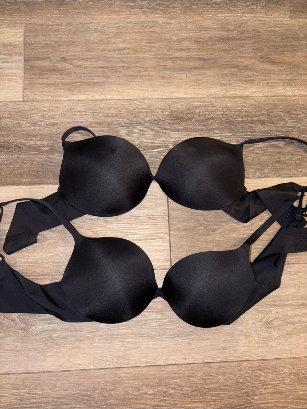 SKIMS Black Seamless T-Shirt Bras Duo. Never worn.